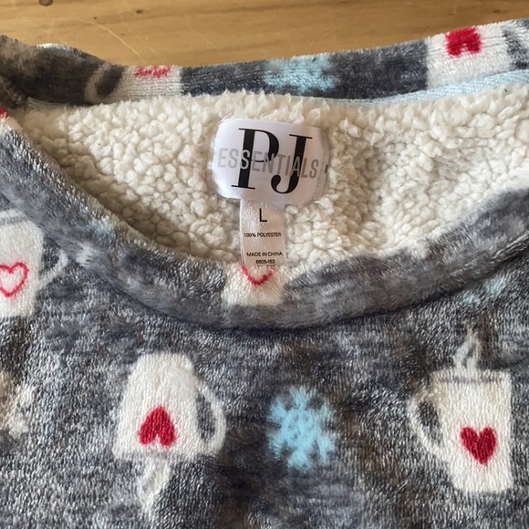 PJ ESSENTIALS ⭐️ fleece pajama set - Picture 4 of 7